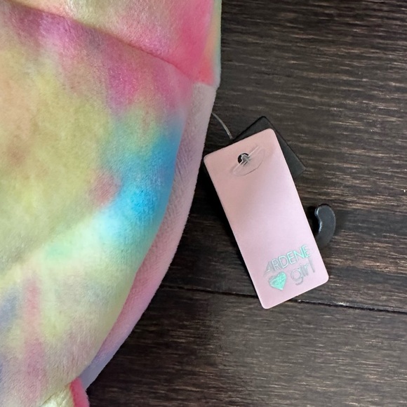 🛍️3/$15 - NWT Girls Plush Fuzzy winter hat - Picture 2 of 5